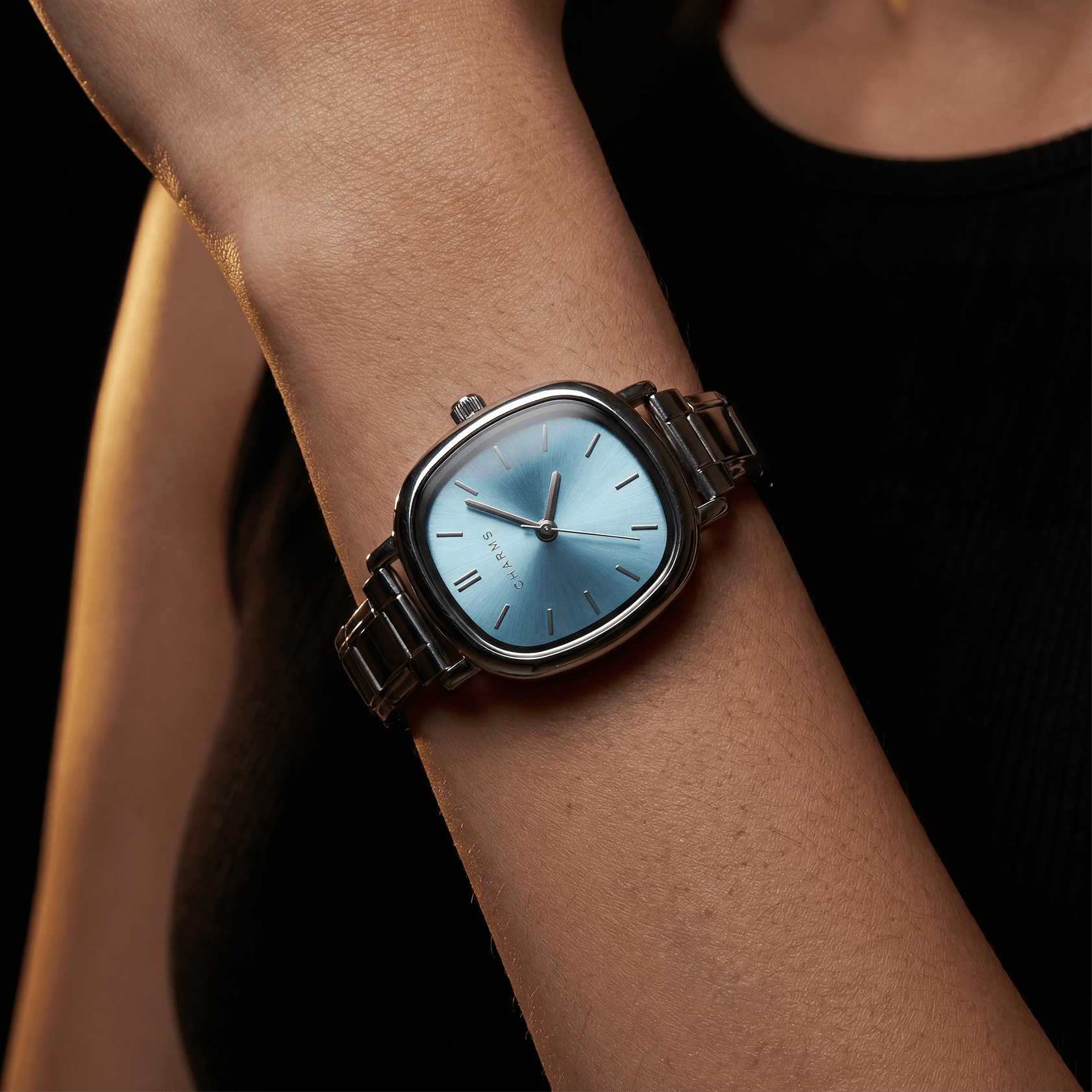 Capri – Edición plateada con esfera azul