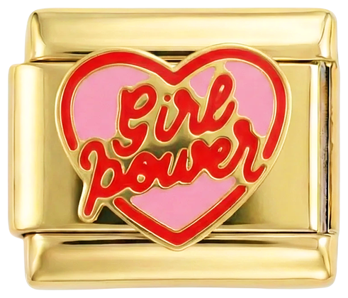Poder femenino con corazón en oro